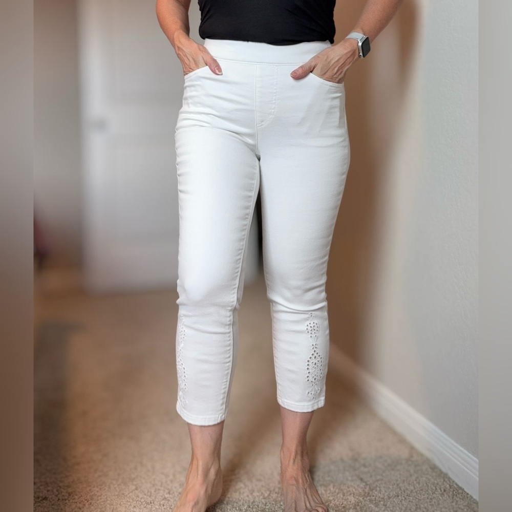 Isaac Mizrahi Cream Cropped Pants - Picture 4 of 16